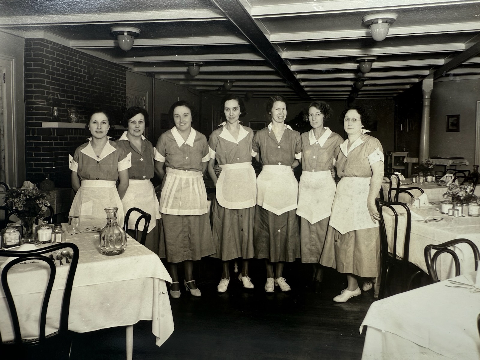 Deers head waitresses