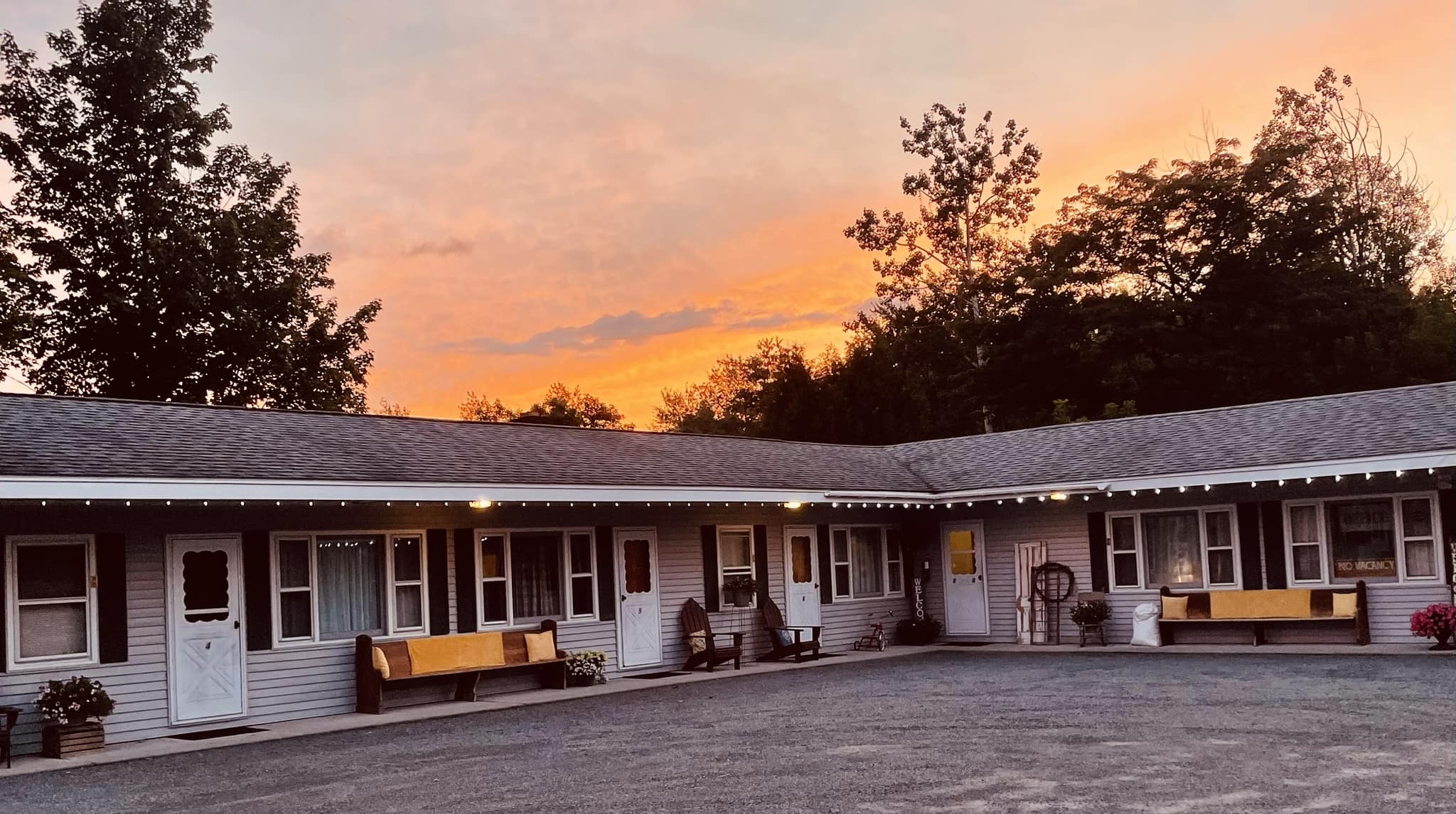 SUNSET PARK MOTOR INN